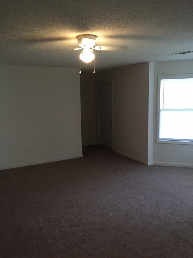 Building Photo - 1804 Cedar Shoals Dr