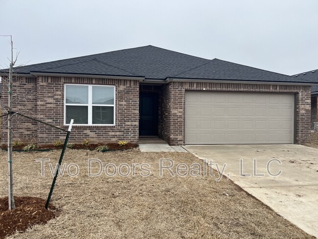 Photo - 607 NW 120th Terrace House