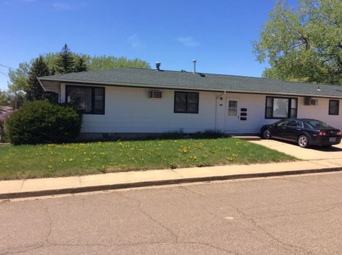 Primary Photo - 331 9th Ave E
