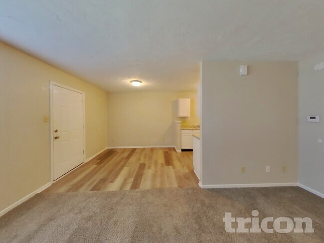 Building Photo - 779 Fern St