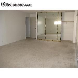 Building Photo - 1340 N Hollywood Blvd