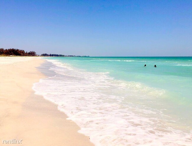 Building Photo - 2 br, 2 bath Condo - 3320 Gulf of Mexico D...
