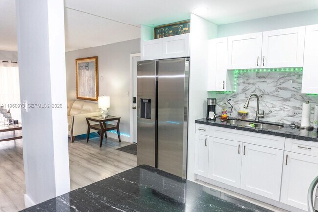 Foto del edificio - 6190 W 19th Ave