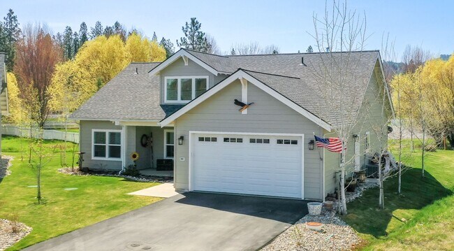 Building Photo - Beautiful Dover Bay Home