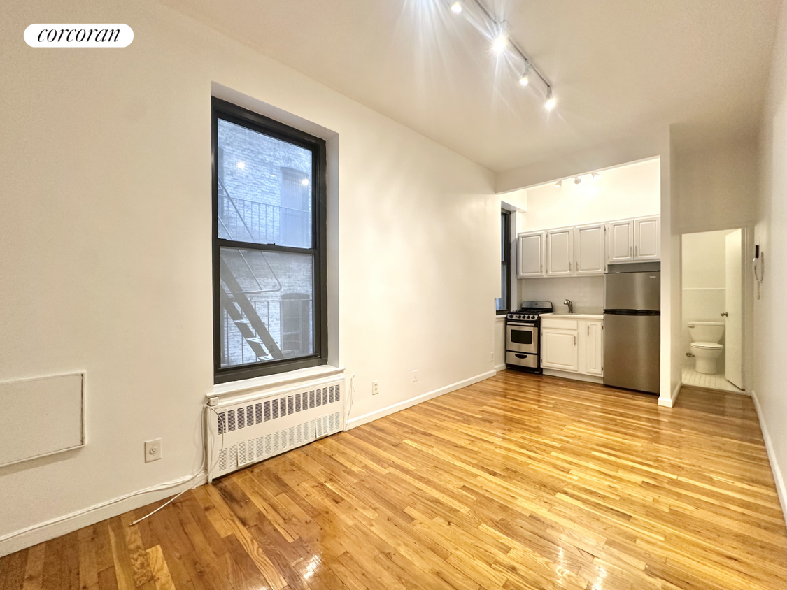 Primary Photo - 410 W End Ave