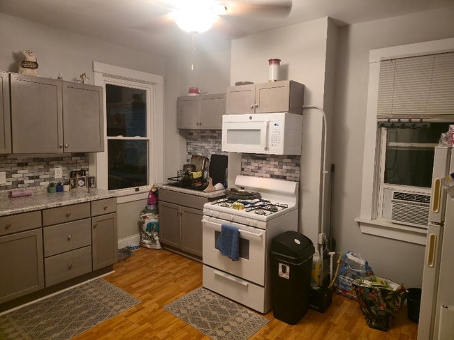 Building Photo - 329 Byrd St