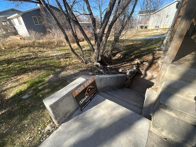 Building Photo - 295 E