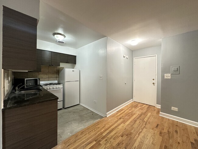Foto del edificio - 1515 W Morse Ave