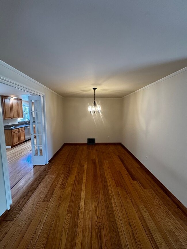 Building Photo - Charming Home in Coveted Baywood Neighborh...