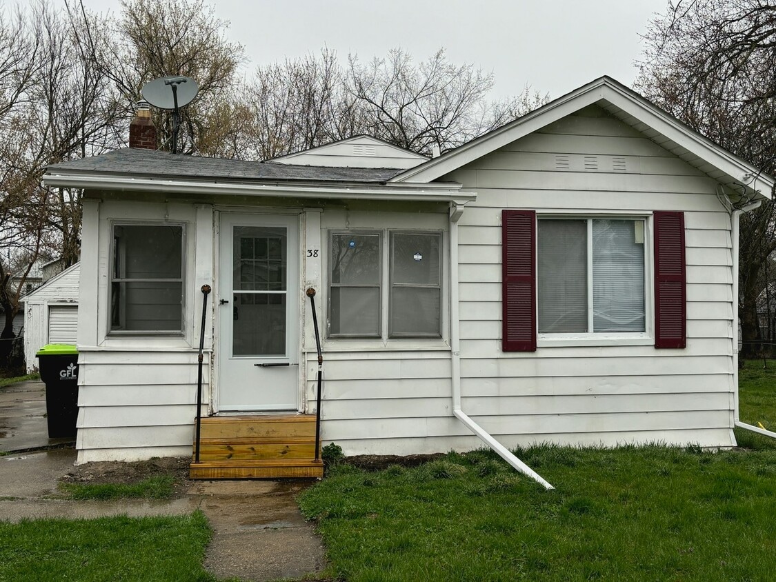 38 Hazel Ave, Pontiac, MI 48341 House Rental in Pontiac, MI