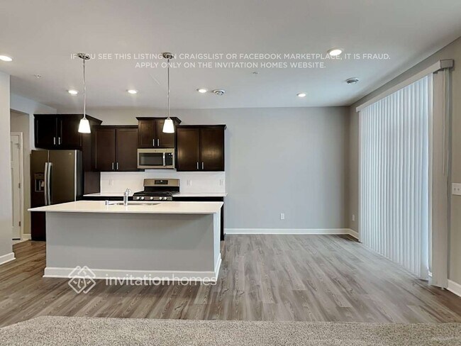 Foto del edificio - 6439 Inspire Cir S