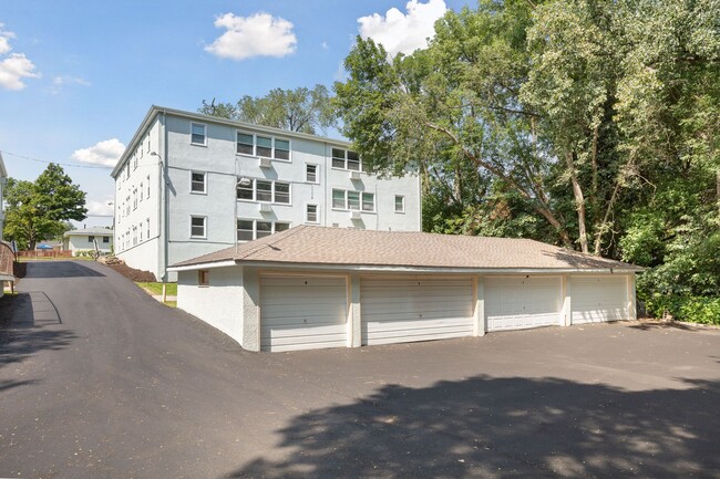 Building Photo - Remodeled L&E Apartments