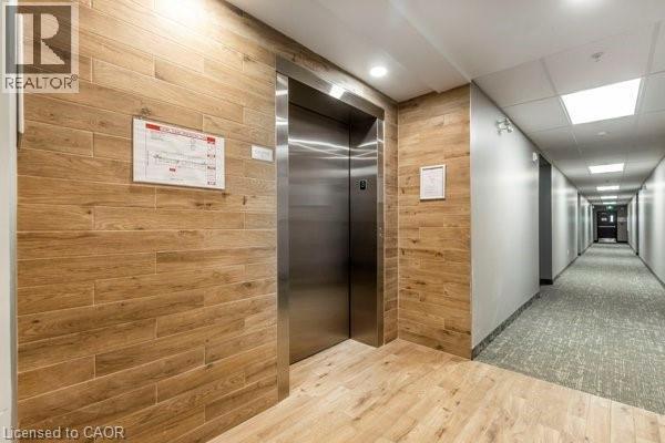 Building Photo - 456 Lorne Ave W