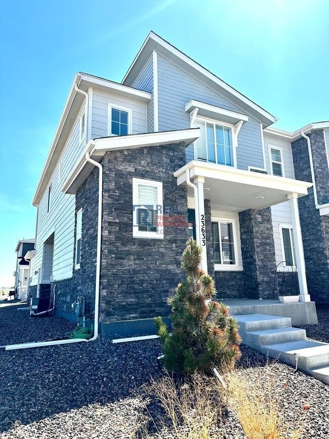 Foto del edificio - 23633 E 5th Dr