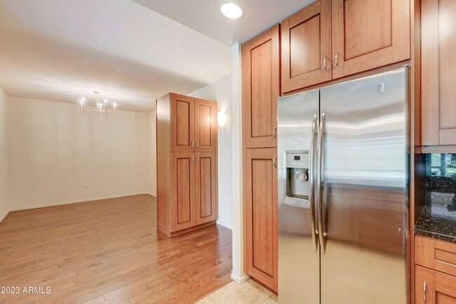 Building Photo - 7151 E Rancho Vista Dr