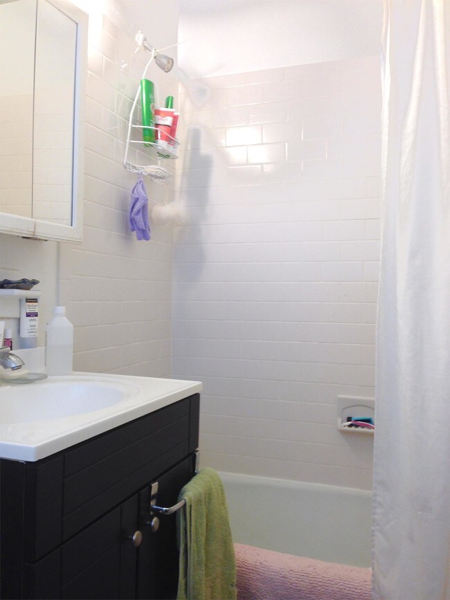 Foto del edificio - 412 3rd St NE