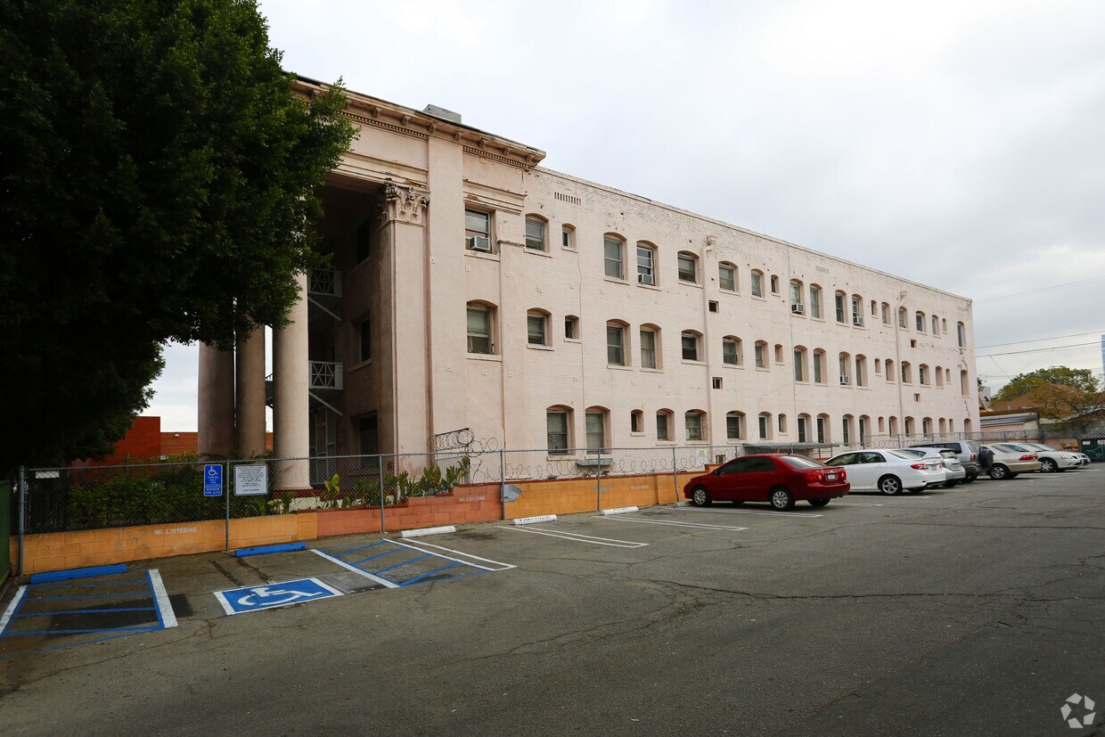 Foto del edificio - 1136 S Alvarado St