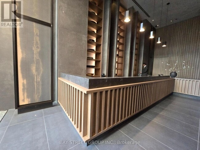 Photo du bâtiment - 55 Charles St E