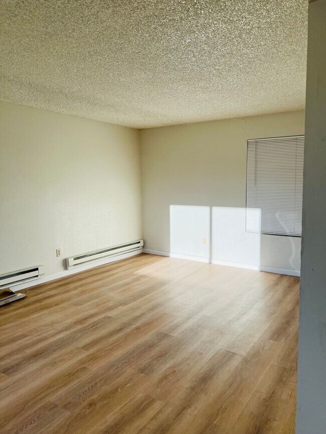 Building Photo - 3953 Clear Acre Ln