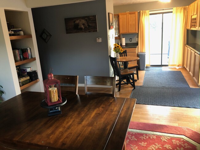 Dining area - 31 S West Silver Lake Rd