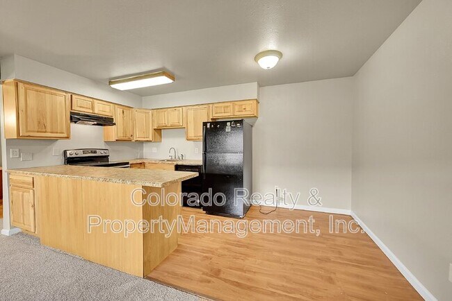 Foto del edificio - 3663 S Sheridan Blvd