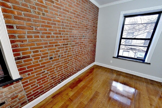 Foto del edificio - 434 W 52nd St