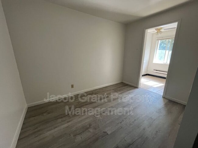Building Photo - 575 Tiger Ave