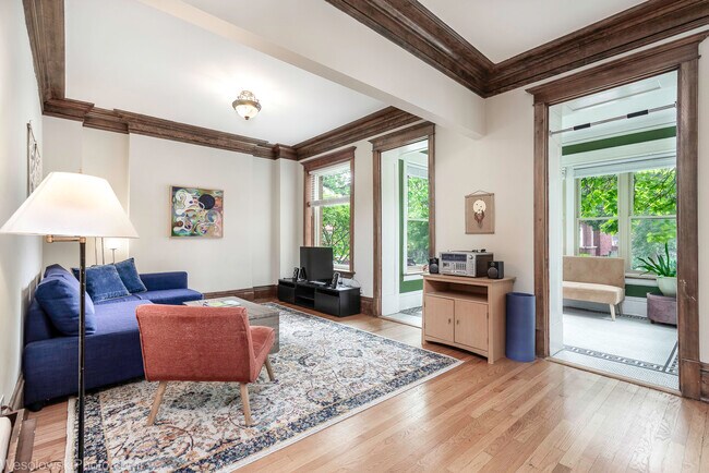 Foto del edificio - 5121 S Ellis Ave