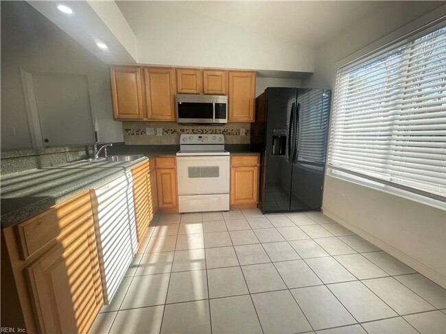 Building Photo - Modern Ranch Living in Indian Lakes - 3 Bedrooms, 2 Bathrooms