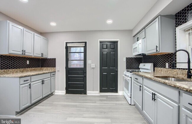 Foto del edificio - 3807 Fleetwood Ave
