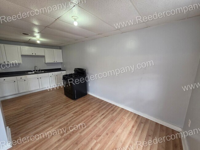 Building Photo - 3927 Main St