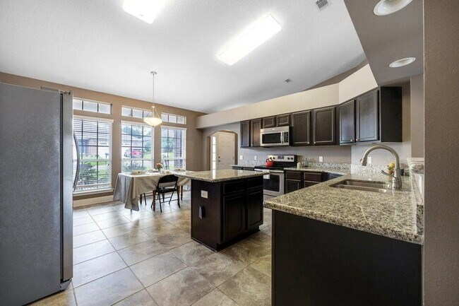 Building Photo - 4415 Mirada Way