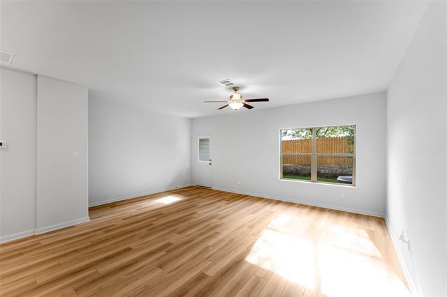 Foto del edificio - 1301 Parker Dr