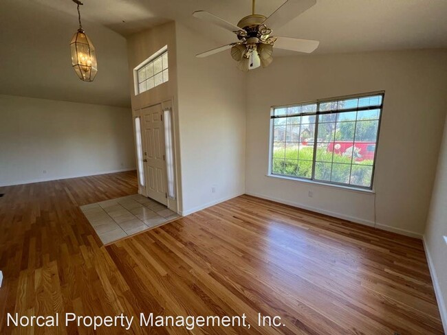 Building Photo - 4 br, 3 bath House - 17391 Walnut Grove Dr