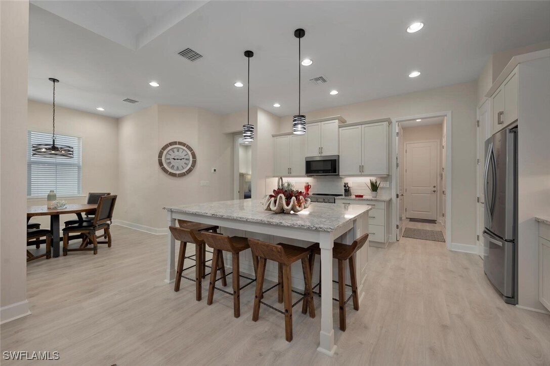 Foto principal - 7239 Saona CT