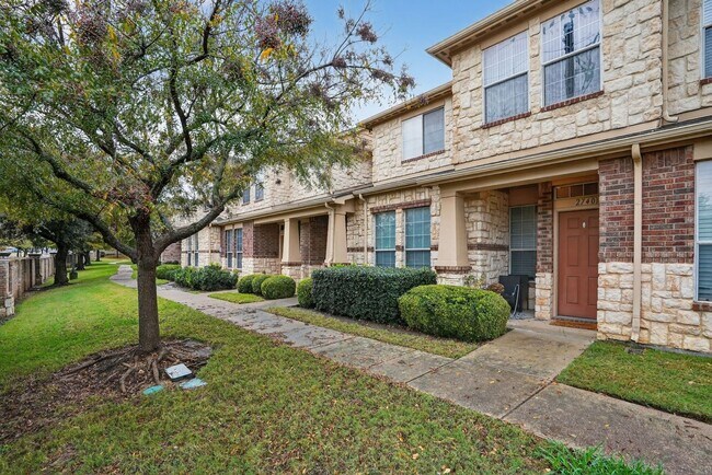 Foto del edificio - Charming 3BR Townhouse in Grand Prairie