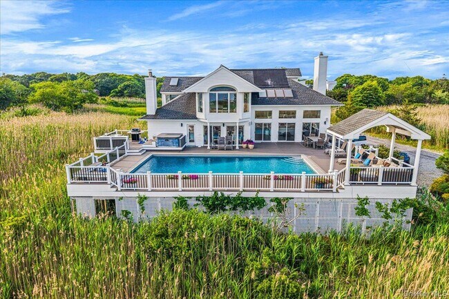 Foto del edificio - 13 Bay Meadow Ln