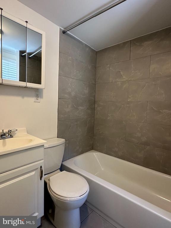 Foto del edificio - 1220 Pine St