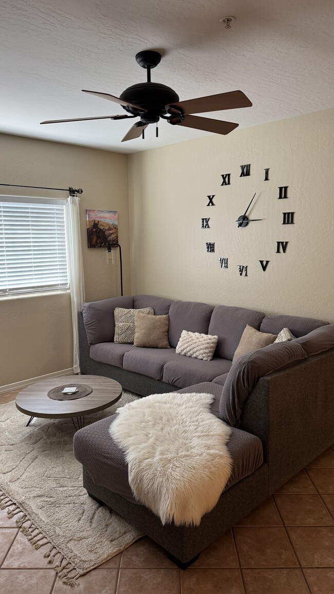 Living/Common Area - 16410 S 12th St