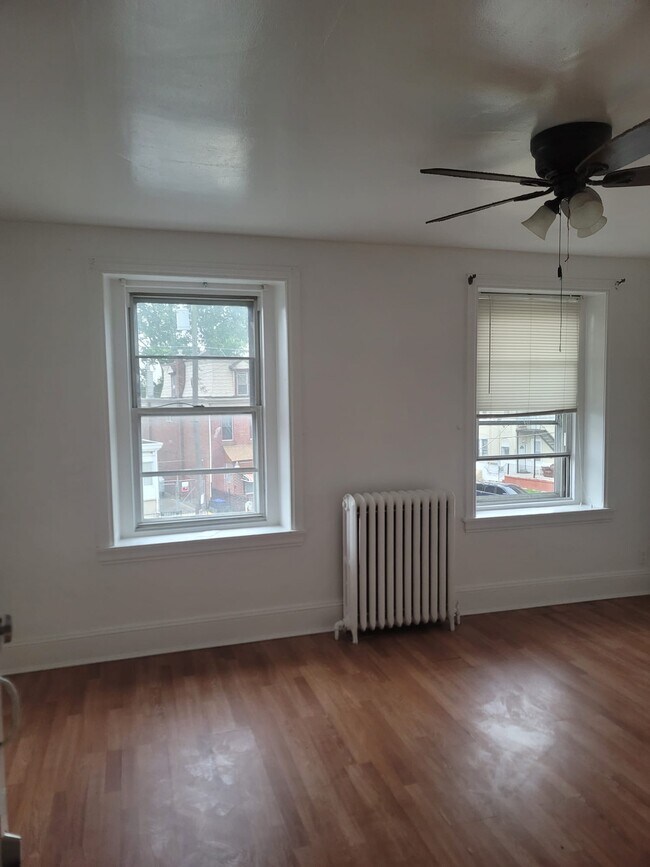Foto del edificio - 213 E Tabor Rd