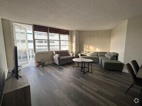 Building Photo - 3725 S Ocean Dr