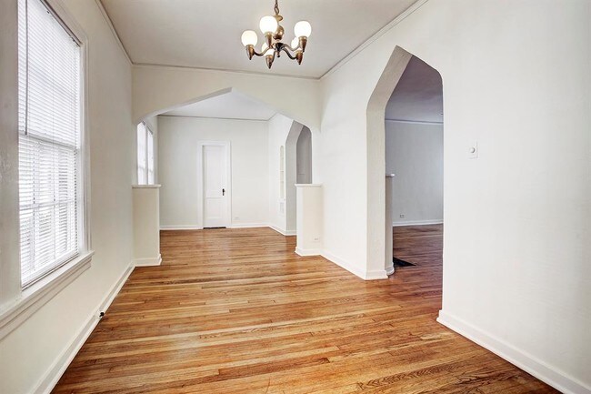 Building Photo - 4408 Yoakum Blvd