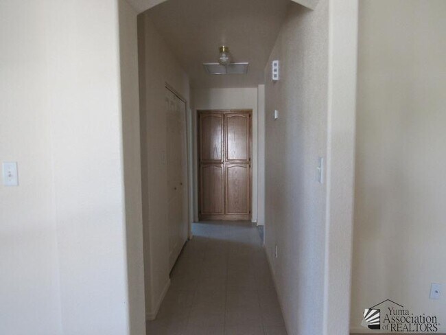 Foto del edificio - 3039 S Tangerine Ave