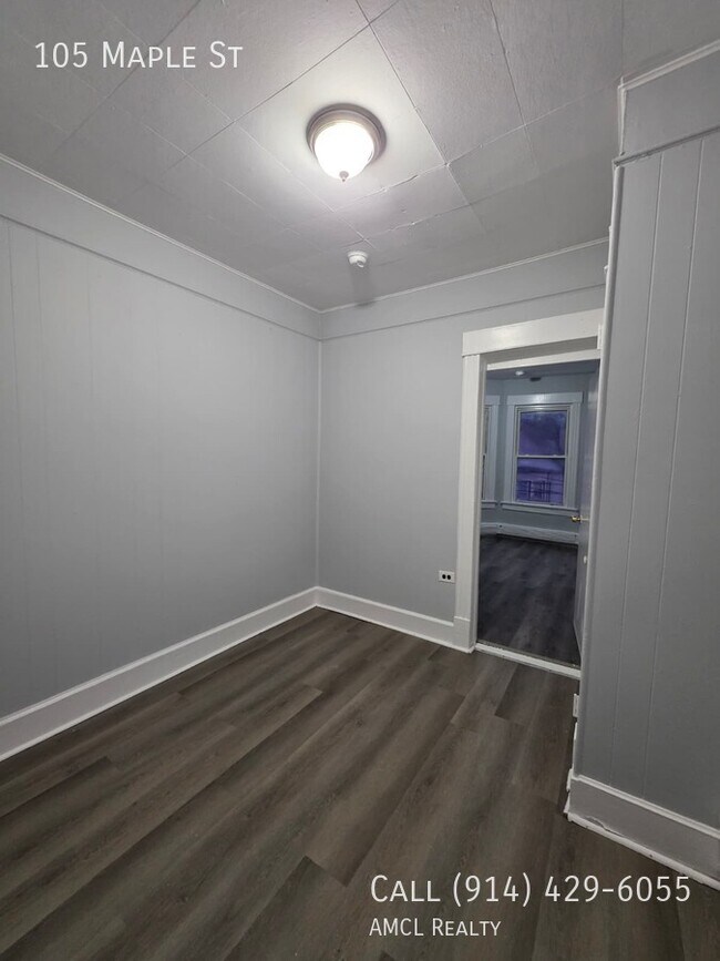 Foto del edificio - 105 Maple St