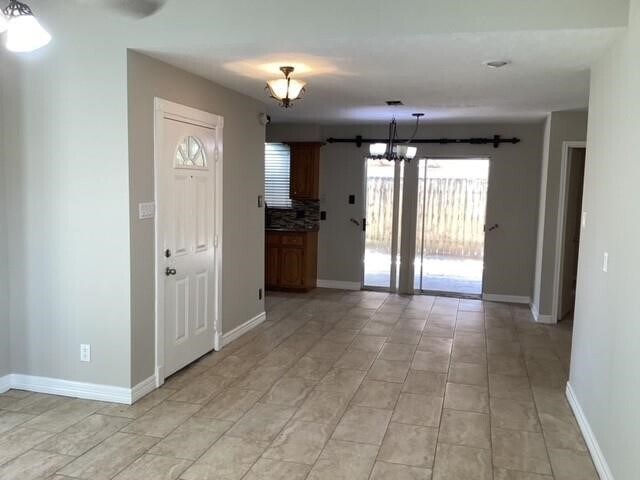 Foto del edificio - 4422 Haiti Ln