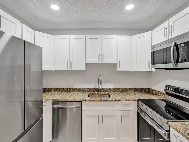 Foto del edificio - 3296 NW 104th Ave
