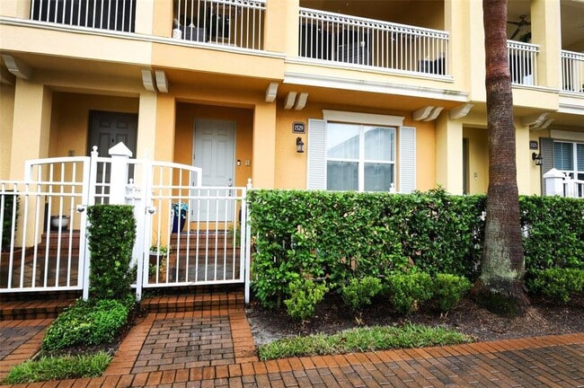 Building Photo - 1529 Lake George Dr