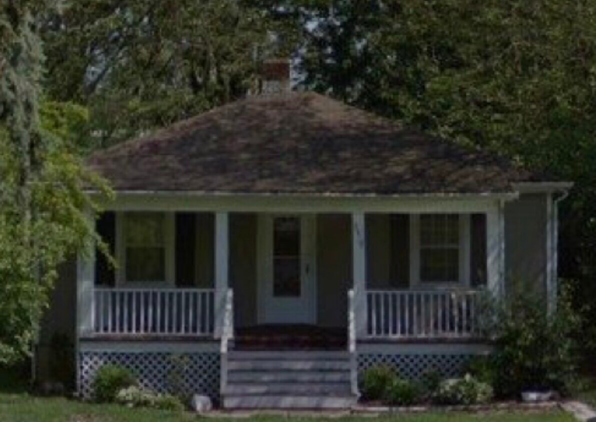 Foto principal - 2419 Delaware Ave NW