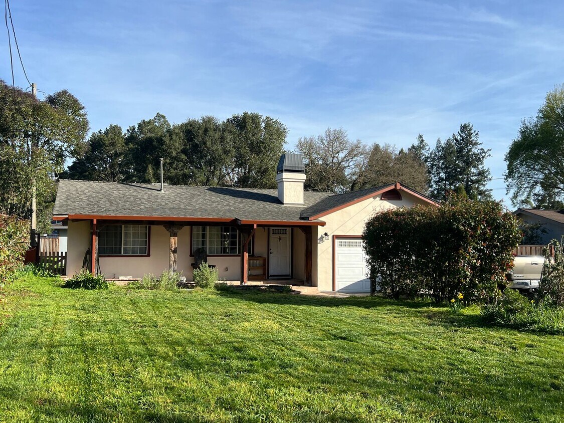 Foto principal - Come check out this Beautiful Country Home...