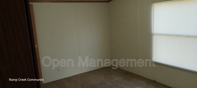 Building Photo - 1100 Thornwood Dr SW